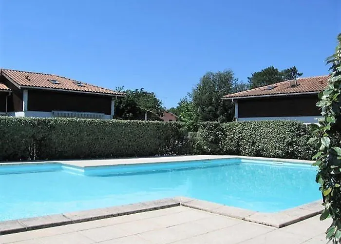 Maison Calme Avec Piscine, 3 Chambres, - Fr-1-413-114 Villa *